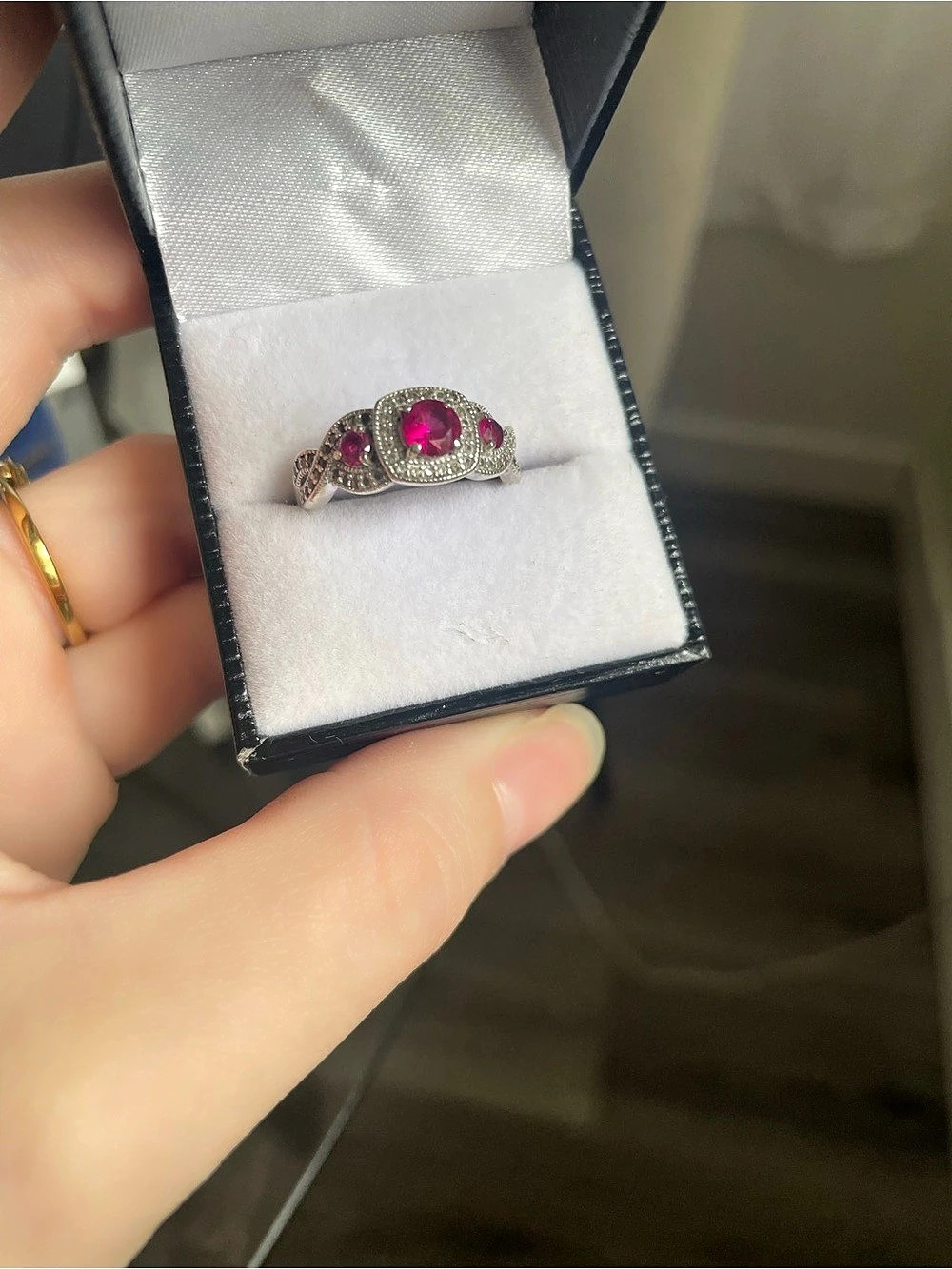 Gorgeous 925 Sterling Silver lab created Ruby and White Sapphire Ring SZ 7💍 ✨